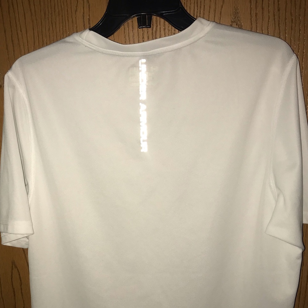 Under Armour Large T-Shirt